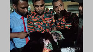 Woman gives birth on moving train