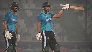 হৃদয়ের ৯৬ ছাপিয়ে সাইফ-নাঈমের ব্যাটে চ্যাম্পিয়ন মধ্যাঞ্চল