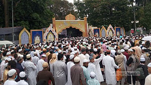 জাতীয় ঈদগাহে মানুষের ঢল, জামাতে রাষ্ট্রপতি ও প্রধানমন্ত্রী