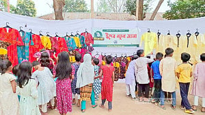 এক টাকায় ঈদের হাসি, সৈয়দপুরে শতাধিক শিশু পেল নতুন জামা
