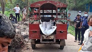 নোয়াখালীতে খালে পড়ে থাকা বস্তায় মিলল যুবকের লাশ