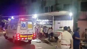 10 die in India hospital fire
