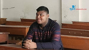 মাঠটা আগের মতই আছে