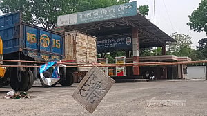 ‘No oil’ at 10 filling stations in Rajbari