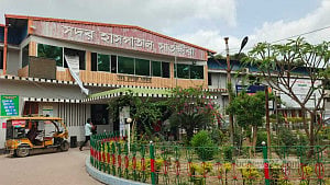 সাতক্ষীরায় চিকিৎসক ও নৈশপ্রহরীর ঝুলন্ত মরদেহ উদ্ধার