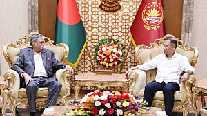 PM meets president at Bangabhaban