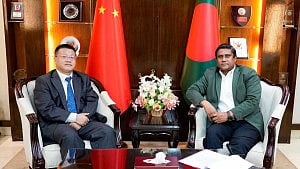 প্রধানমন্ত্রীর প্রতিরক্ষা উপদেষ্টার সঙ্গে চীনা রাষ্ট্রদূতের সাক্ষাৎ