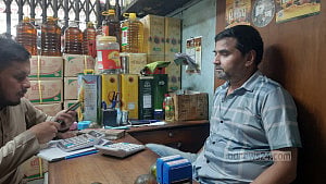 রোজার শুরু থেকে সরবরাহ সংকট, সয়াবিন নিয়ে নানা অভিযোগ