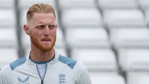 মাঠে ফেরার অপেক্ষা বাড়ছে স্টোকসের
