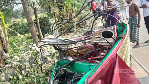 3 die in Tangail bus-autorickshaw collision