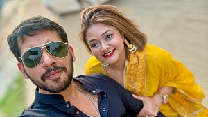 ‘মব’ আতঙ্কে দেশে ফেরেননি আলভী, ভিডিও বার্তায় আরও যা বললেন