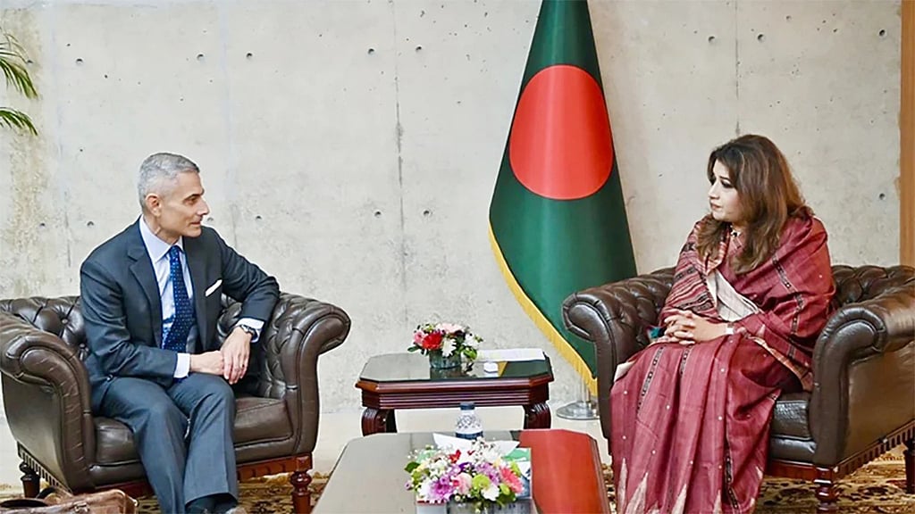 পররাষ্ট্র প্রতিমন্ত্রী শামা ওবায়েদ ইসলামের সঙ্গে বুধবার সাক্ষাৎ করেন যুক্তরাষ্ট্রের সহকারী পররাষ্ট্রমন্ত্রী পল কাপুর।