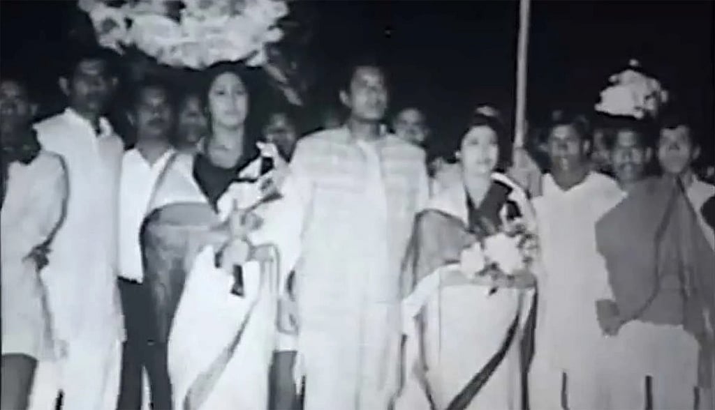 ‘জীবন থেকে নেয়া’ ছবিতে প্রভাতফেরির দৃশ্য। ছবি: ভিডিও থেকে