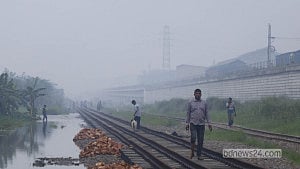 কারখানার ধোঁয়ায় আচ্ছন্ন শ্যামপুর