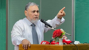 স্থানীয় নির্বাচনে দলীয় প্রার্থী ঘোষণায় সিইসির ‘কপালে ভাঁজ’