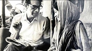 যেভাবে সত্যজিৎ রায়ের 'অনঙ্গ বউ' হয়ে উঠেছিলেন ববিতা
