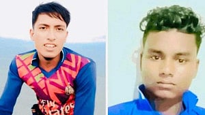 মেঘনার শাখা নদীতে ট্রলার ডুবে ২ জেলে নিখোঁজ