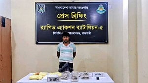 Heroin worth Tk 70mn seized in Chapainawabganj