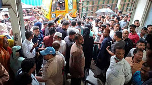 Customers lock Ctg merged banks in protest