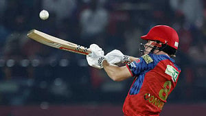 আইপিএলে জায়াসুরিয়ার ছক্কার রেকর্ড ভাঙলেন কনোলি