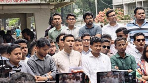 শিবিরের বিরুদ্ধে ‘ছাত্রলীগ সেজে’ শিক্ষার্থী ‘নিপীড়নের’ অভিযোগ ঢাবি ছাত্রদলের