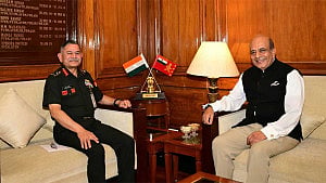 Indian Army chief Dwivedi meets Dhaka envoy-designate Trivedi: report