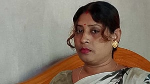 বরিশাল মেডিকেলে অক্সিজেন মাস্ক ‘খুলে ফেলল’ কর্মচারী, রোগীর মৃত্যুর অভিযোগ