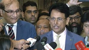 'রিভার্স ব্রেইন ড্রেইন' করতে হবে: শিক্ষামন্ত্রী