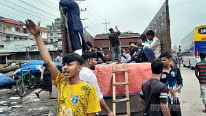 Eid travellers risk truck, pickup journeys in Gazipur