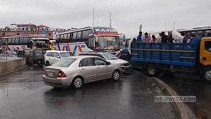 Rain worsens overnight traffic jam in Gazipur