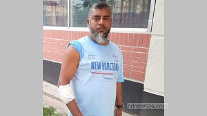 ঝালকাঠিতে সাংবাদিককে কুপিয়ে জখম
