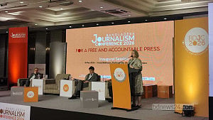 Curtain raises on journalism conference in Dhaka