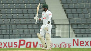 আশা জাগিয়েও ফ্লাওয়ার-পান্তকে ছুঁতে পারলেন না লিটন