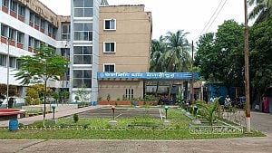 মাদারীপুরে আড়িয়াল খাঁ নদের তীরে ইজিবাইক চালকের লাশ