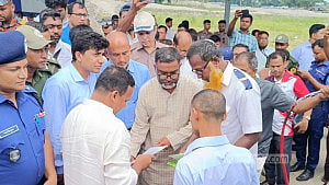 পাটুরিয়া ঘাটে অতিরিক্ত ভাড়া নেওয়ার প্রমাণ পেলেন প্রতিমন্ত্রী