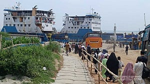 Daulatdia lessons keep Eid travel smooth at Paturia