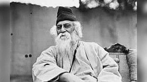 রবীন্দ্রনাথ যেভাবে আমাদের বাঁচান