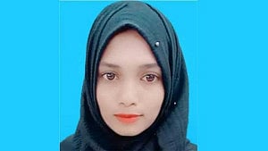 রাজবাড়ী‌তে জাতীয় পতাকা নামা‌নোর সময় বিদ্যুৎস্পৃষ্টে আহত নারীর মৃত্যু