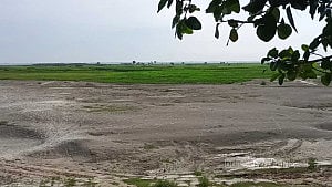 পদ্মা ব্যারেজ: স্বপ্নের ঠিকানা, না নতুন বোঝা?