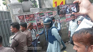 'উগ্রবাদী সংগঠনের' চার সদস্য দুই দিনের রিমান্ডে