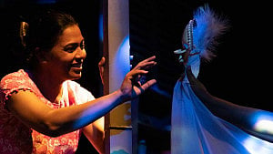 শ্রমজীবী নারীর সংগ্রাম নিয়ে মঞ্চে ‘রাইজ অ্যান্ড শাইন’