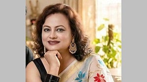 ছিনতাইকারীর হামলায় আহত অভিনেত্রী রঞ্জিতার কানে সাত সেলাই