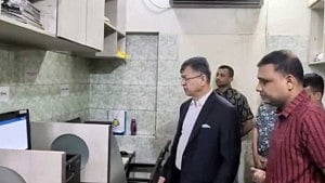 সব থানা দালালমুক্ত করার নির্দেশ স্বরাষ্ট্রমন্ত্রীর