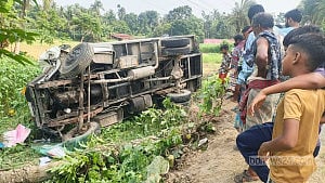 সাতক্ষীরার পিকআপ ও মোটরসাইকেলের সংঘর্ষে নিহত ২