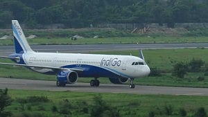Delhi flight ‘foxed’ at Dhaka airport