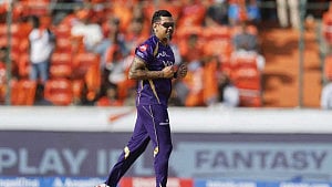 আইপিএলে ২০০ ছুঁয়ে অনন্য নারাইন