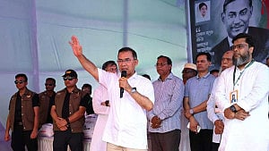 ঢাকাকে পরিচ্ছন্ন রাখতে সচেতন হওয়ার আহ্বান প্রধানমন্ত্রীর