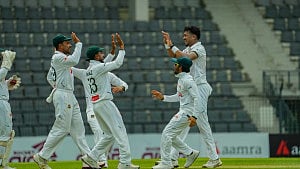 Taskin, Miraz put Pakistan under pressure