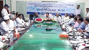 চট্টগ্রামে ছোটখাটো বাধার কারণে মেগা প্রকল্পের সুফল মিলছে না: গণপূর্তমন্ত্রী