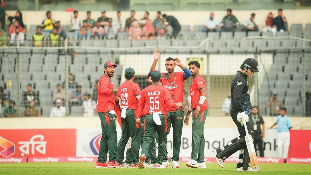 নিউ জিল‍্যান্ডের বিপক্ষে লড়াইও করতে পারল না বাংলাদেশ